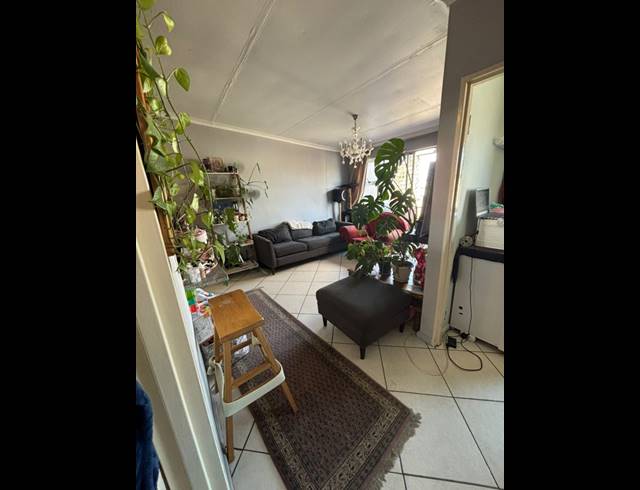 2 BEDROOM APARTMENT RENTED IN WEST BEACH
